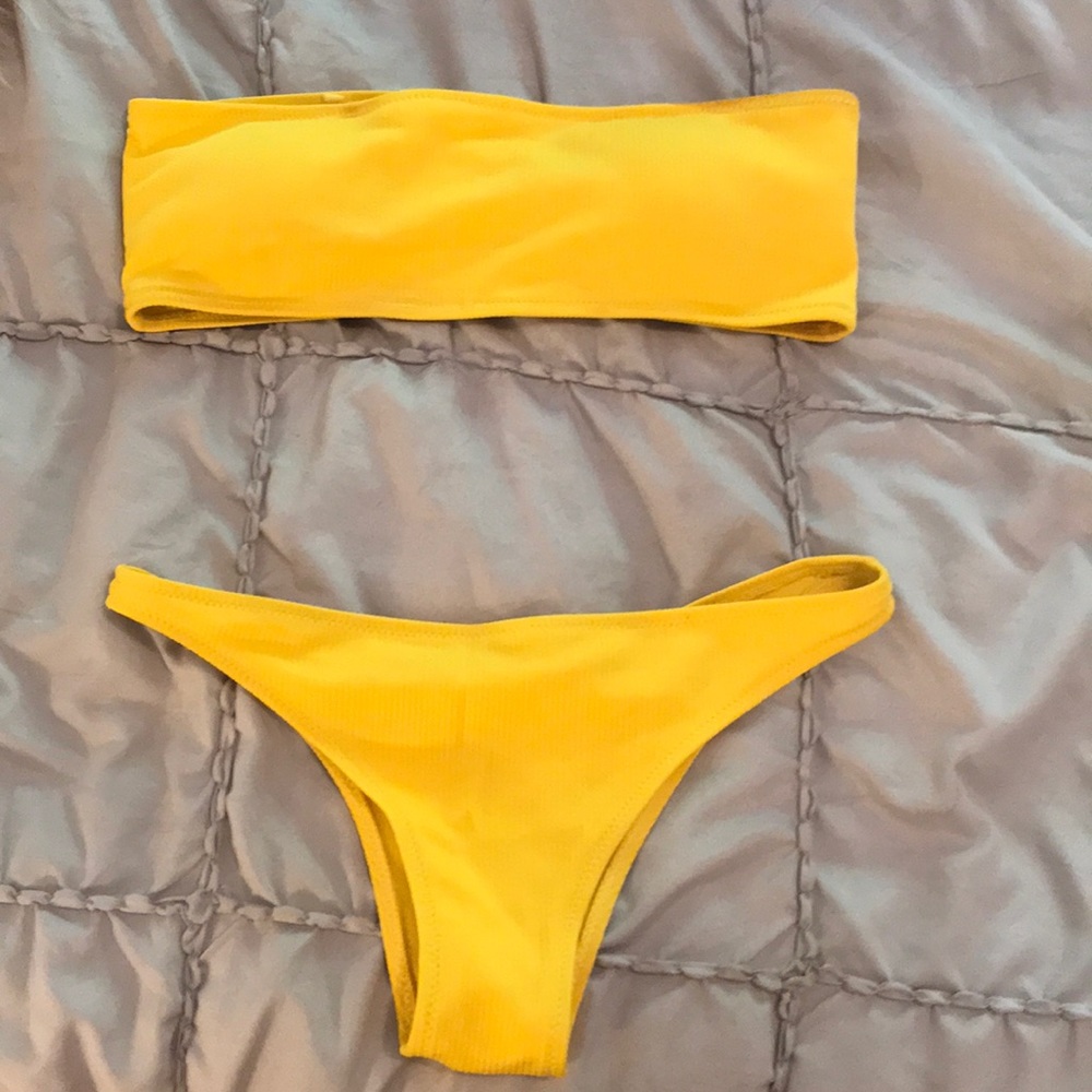 Yellow bandeau ribbed bikini